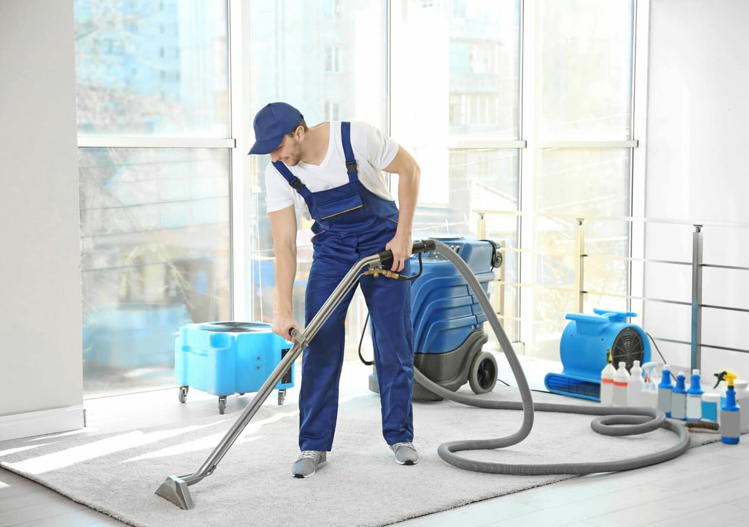 Professional Vacuuming Worker in Canberra